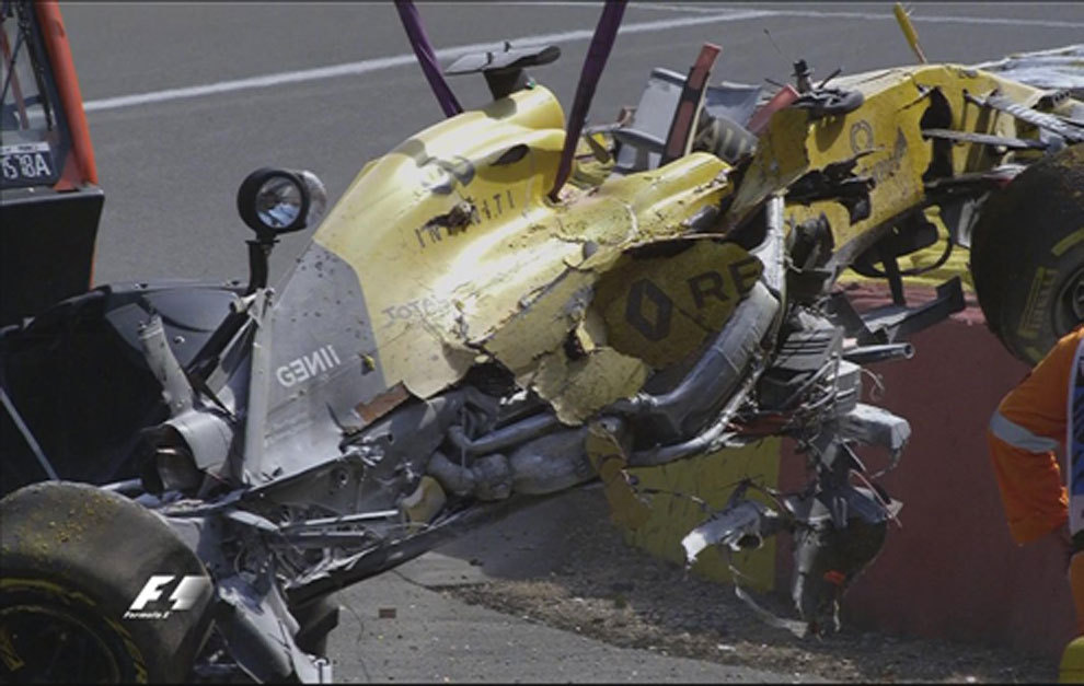 El coche de Magnussen, tras el accidente