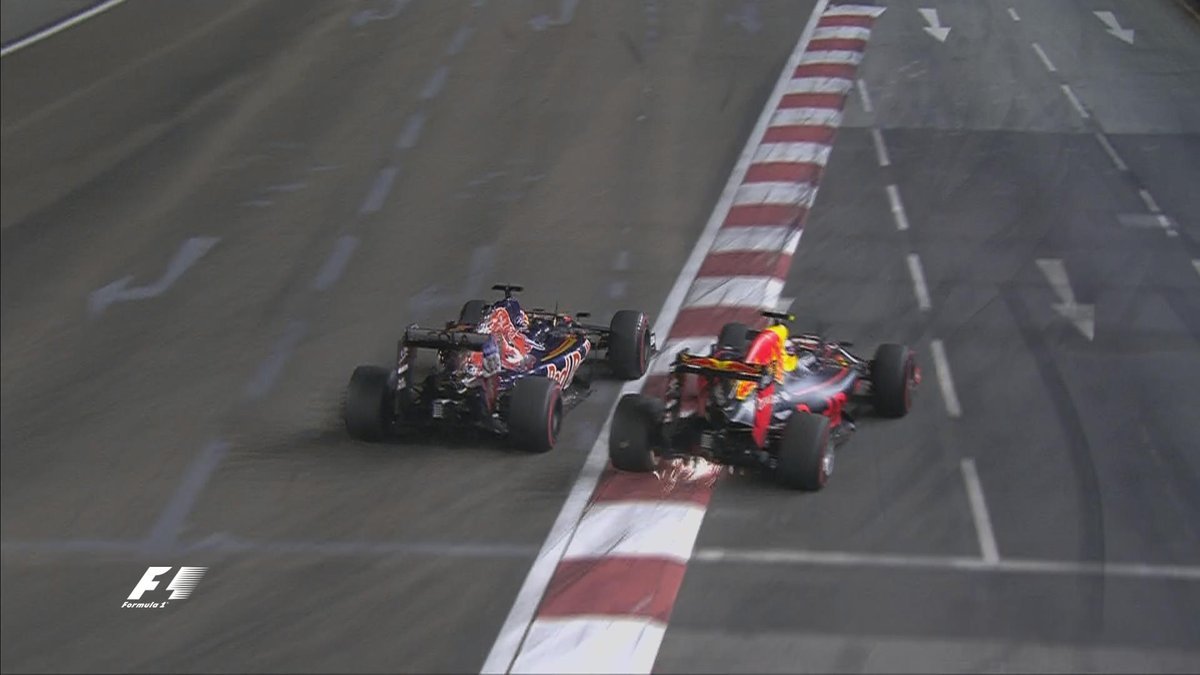 Kvyat defendiendo su plaza, echa de la pista a Verstappen