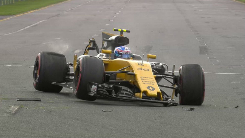 Así quedó el Renault de Jolyon Palmer tras chocar contra las...