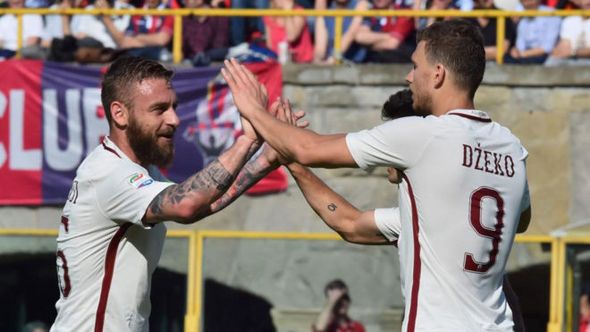 De Rossi y Dzeko celebran el gol del bosnio.