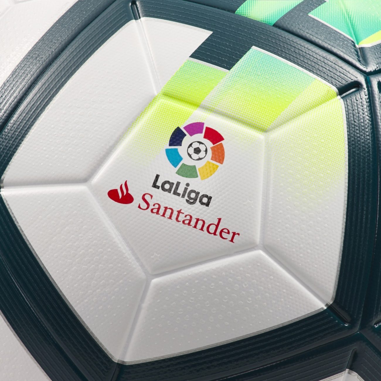 Así el balón de la Liga 2017-2018 - Nike presenta el balón Ordem V de LaLiga... | MARCA.com