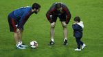 Isco's son appeared at Spain's training session