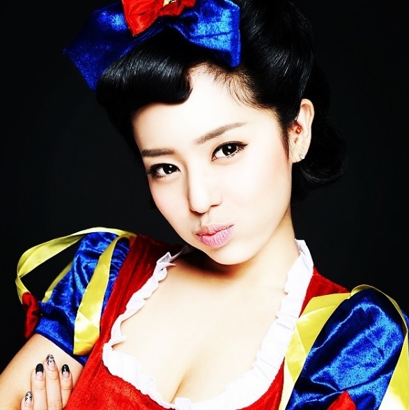 MARCA Lifestyle Sora Aoi, the princess of Asian porn, gets married