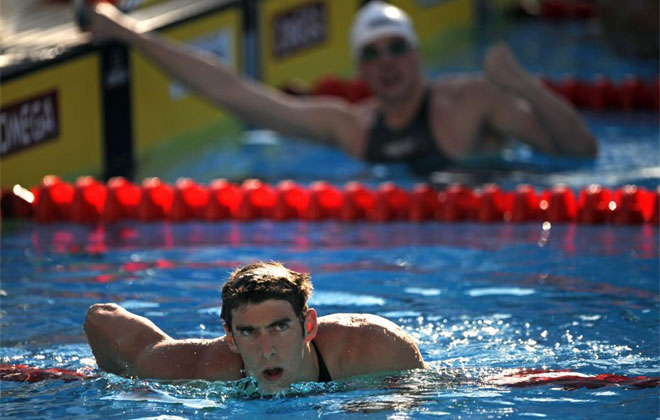 Phelps en primer plano y Biedermann detrs