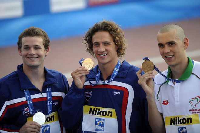 Ryan Lochte (oro), Scott Tyler Clary (plata) Laszlo Cseh (bronce) despus de la final de 400 m estilos