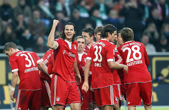 Los jugadores del Bayern de Mnich celebran un gol