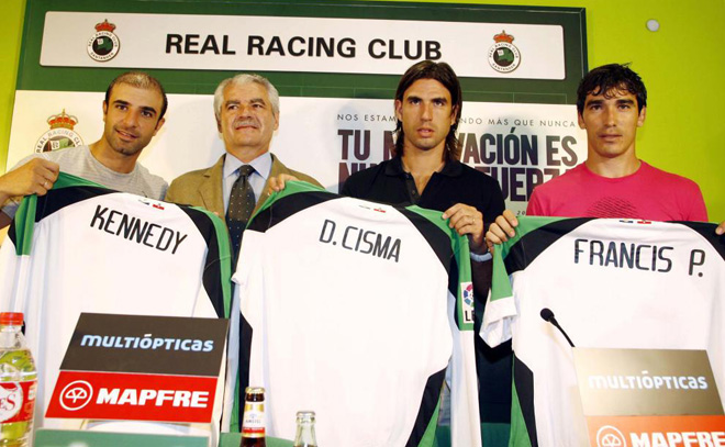 El Racing de Santander present a Kennedy, Cisma y Francis.