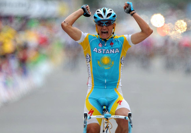 El kazajo Alexandre Vinokourov del equipo Astana, se ha impuesto en la etapa nmero 13 del Tour de Francia, una etapa sin cambios en la clasificacin general.