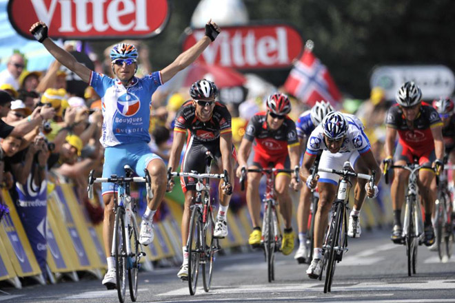 El ciclista francs Pierrick Fedrigo, del equipo Bouygues Telecom, ha vencido en la decimosexta etapa del Tour de Francia disputada entre las localidades de Bagneres de Luchon y Pau.