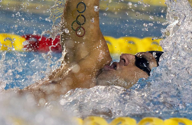El nadador colombiano Omar Pinz recorre los 200 m de su prueba en los Campeonatos Centroamericanos y Caribeos que se celebra estos das en Puerto Rico.