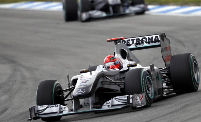 En su vuelta a casa, Schumacher tampoco ha encontrado las sensaciones de antao y rod entre el 10 y el 11 puesto en la primera mitad de la carrera.