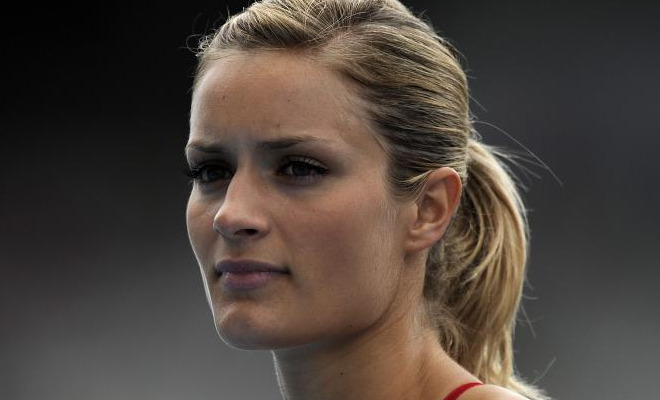 La noruega Christina Vukicevic demostr su gran momento de forma imponindose en su serie de los 100 metros vallas.
