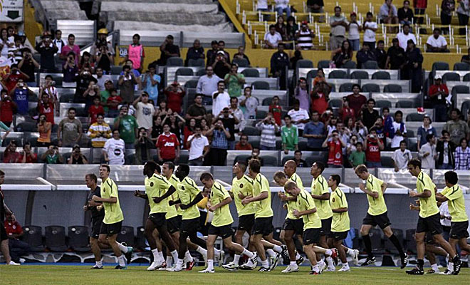 Unos 10.000 aficionados acudieron al entrenamiento a puerta abierta del Manchester United en México.