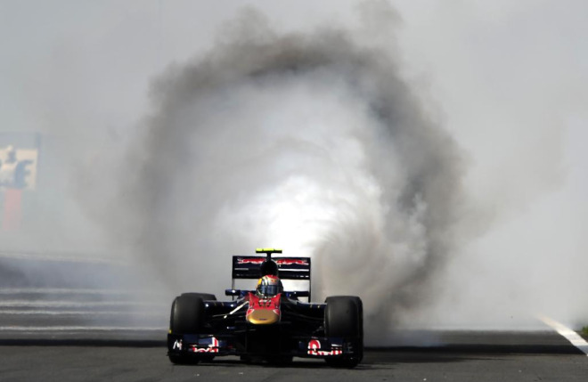 Jaime Alguersuari no pudo disfrutar de la carrera que conmemoraba su primer aniversario como piloto de Frmula 1 en Hungra. El espaol de Toro Rosso tuvo que abandonar en la primera vuelta de la prueba por un fallo mecnico en su monoplaza.