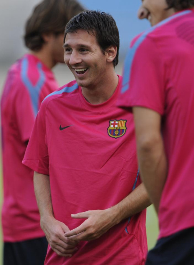 El argentino se divirti mojando a sus compaeros durante el entrenamiento del FC Barcelona.