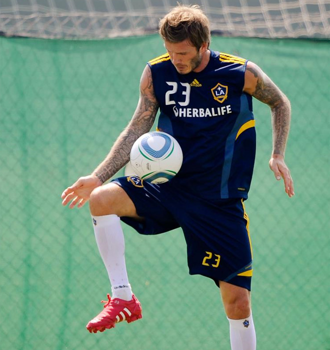 Tras su lesin en el taln de Aquiles, Beckham se ha vuelto a entrenar con su actual club, Los ngeles Galaxy. Al ingls no se le ha olvidado jugar al ftbol