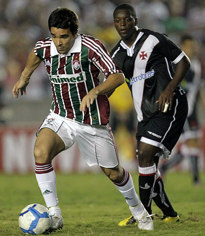 El estreno del ex barcelona con el Fluminense qued empaado por el empate cosechado ante el Vasco de Gama, que reduce la ventaja de su nuevo equipo a slo un punto del segundo clasificado, el Corinthians de Ronaldo y Roberto Carlos.
