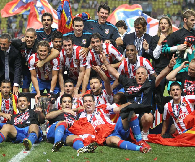 Campen de la Europa League y de la Supercopa. Ese equipo es el Atltico de Madrid y viste como los colchones.