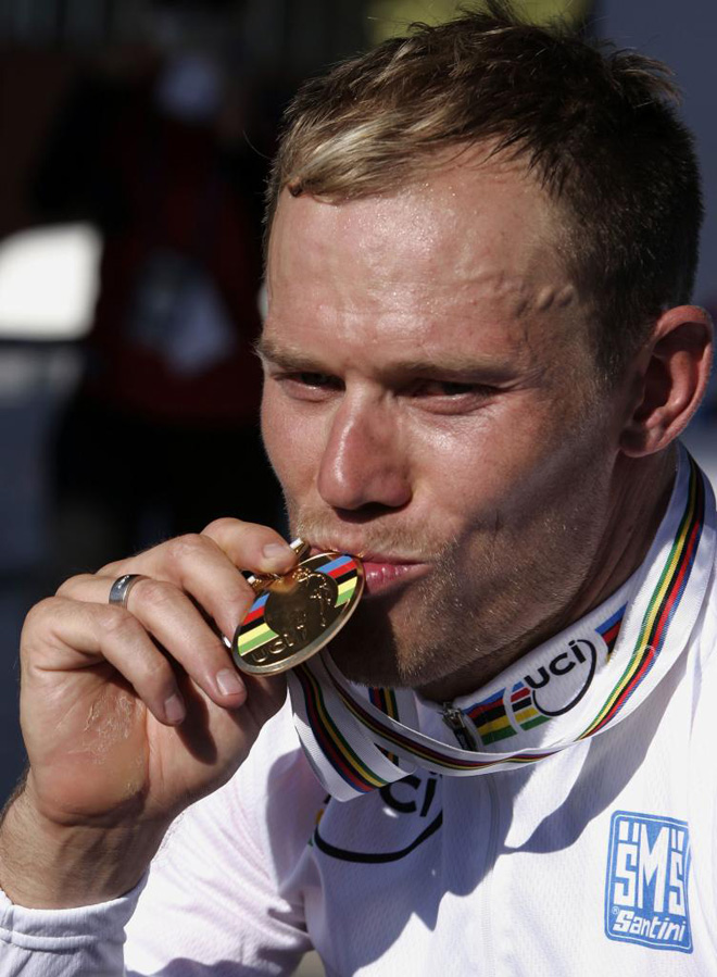 El noruego Thor Hushovd celebrando su triunfo en el Mundial de ciclismo celebrado en Australia.