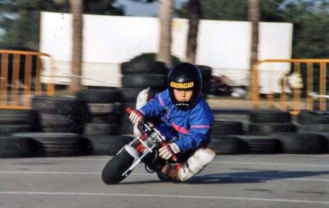 En 1995, con ocho aos, logra el Campeonato de Baleares, al que siguen los ttulos de trial, minimoto y motocross.