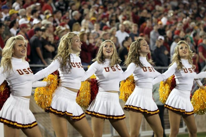 Las cheerleaders siempre son un aliciente en todos los partidos de ftbol americano en Estados Unidos. En la imagen las animadoras de los USC Trojans.