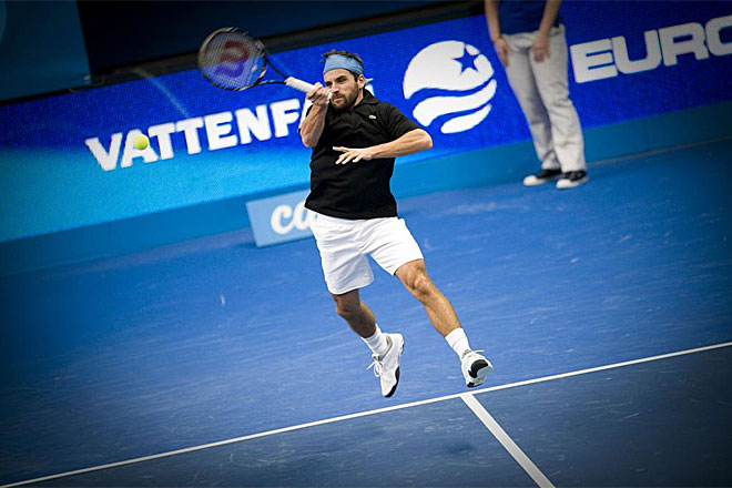 El tenista francs Arnaud Clement perdi en segunda ronda del torneo de Estocolmo frente al croata Ivan Ljubicic.