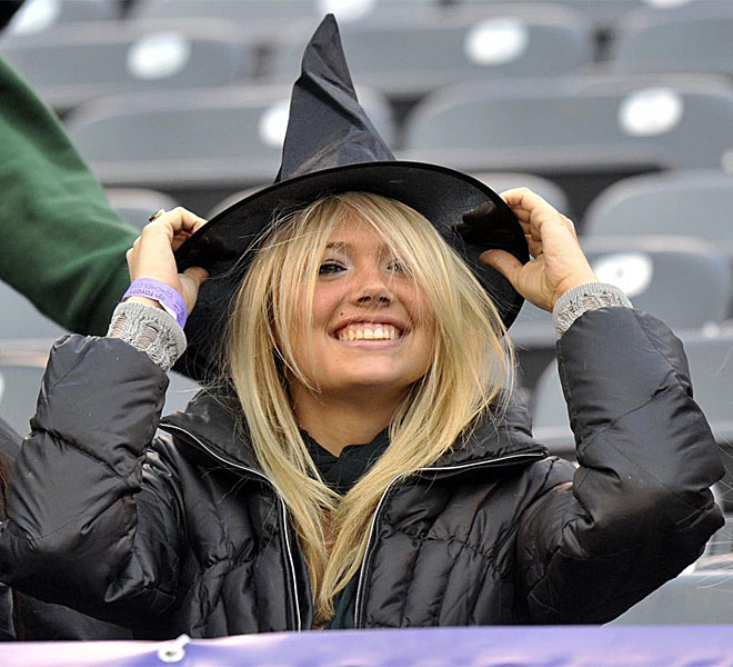 Si Halloween es para dar miedo, esta aficionada que fue a ver el partido entre los Green Bay Packers y los New York Jets no lo consigui.