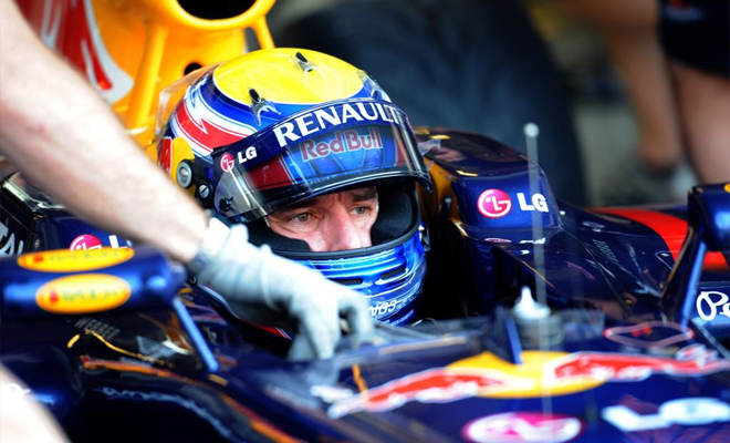 Webber sentado en su coche durante los entrenamientos libres en Abu Dhabi, hoy viernes por la maana.