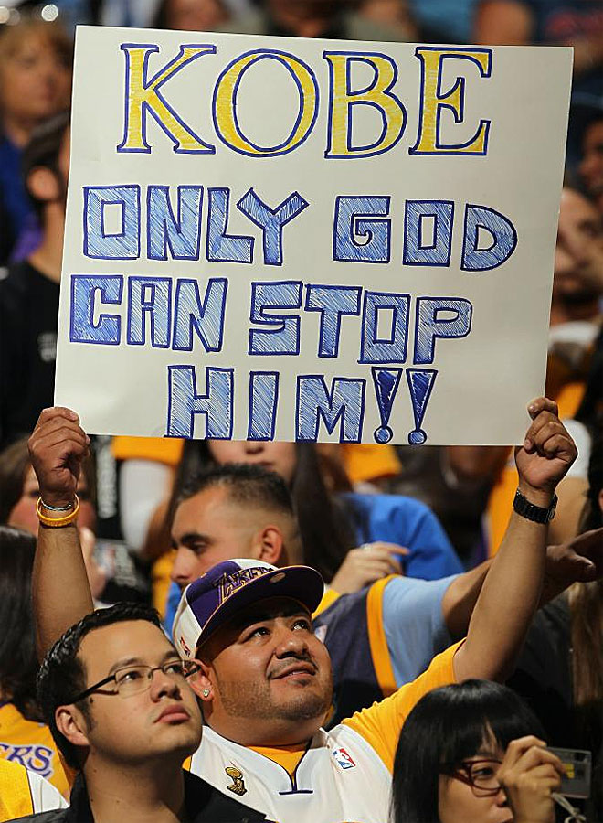 Este aficionado de Los Angeles Lakers cree que slo Dios puede detener a Kobe Bryant.