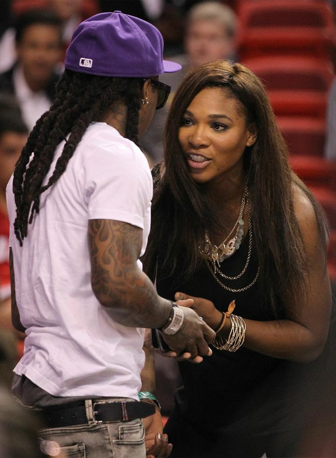La tenista estadounidense, Serena Williams, dej aparcada la raqueta por un da y asisti al partido entre los Miami Heats y los Detroit Pistons.