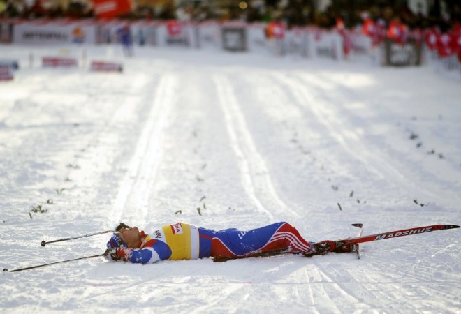 Alexander Legkov se qued as despus de recorrer 15 km sobre la nieve.
