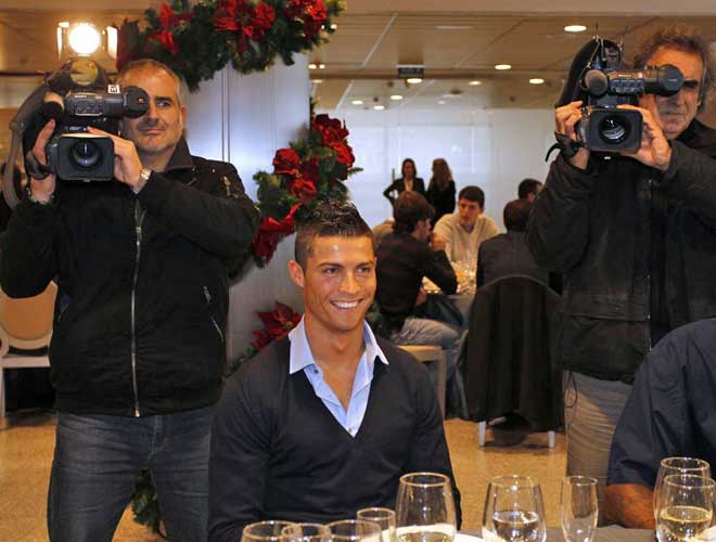 Cristiano Ronaldo suele ser perseguido por las cmaras, y para no ser una excepcin esta vez tambin fue el centro de todas las miradas.