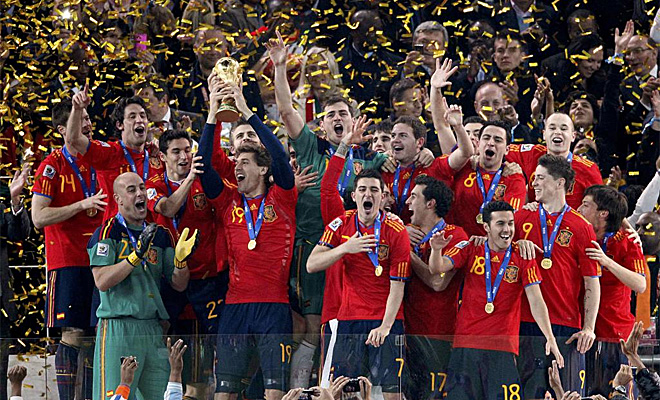 Espaa consigui el primer Mundial de su historia ganando en la final a Holanda con un gol de Andrs Iniesta. Ese 11 de julio jams lo olvidaremos