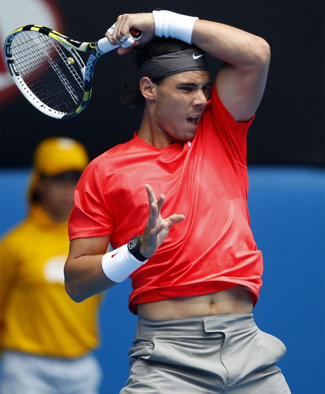 Rafa Nadal se clasificó para la segunda ronda del Open de Australia después de beneficiarse del abandono por lesión de Marcos Daniel. El próximo rival del número 1 del mundo será Ryan Sweeting.