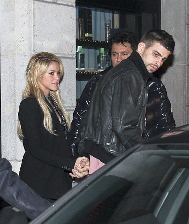 Piqu y Shakira han hecho un nuevo intento de "normalizar" su relacin. Futbolista y cantante se mostraron en pblico cogidos de la mano despus de cenar en un restaurante barcelons, al que acudieron tras la victoria ante el Athletic.
