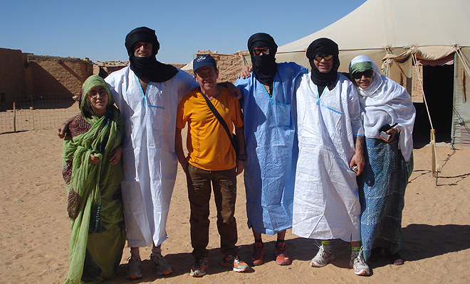 Los participantes viven durante una semana con las familias saharauis.