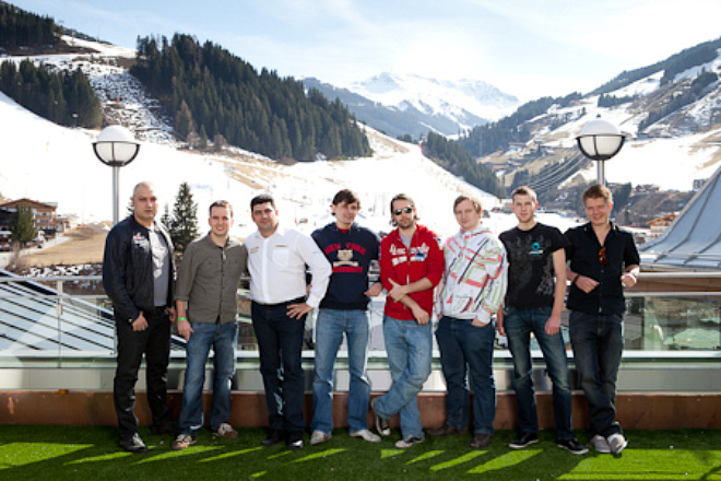 Los ocho integrantes de la mesa final posan en la estacin de Saalbach-Hinterglemm, muy cercana a Salzburgo, donde se ha celebrado en Snowfest.