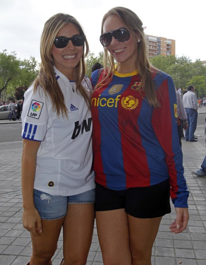 Las bellezas de Real Madrid y Barcelona se dejaron ver antes del partido. Por lo visto, hubo empate.