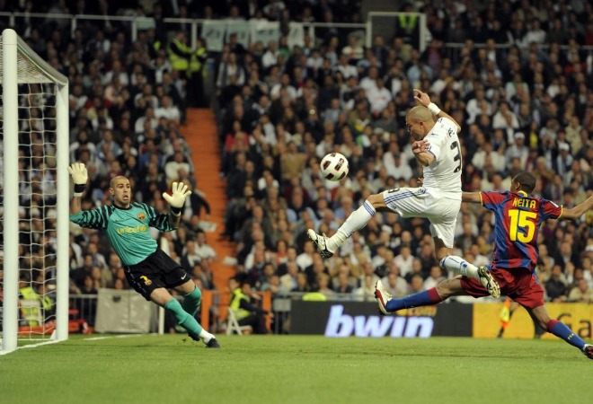 Pepe tuvo tiempo para llegar al gol. A baln parado el Madrid hizo mucho dao.