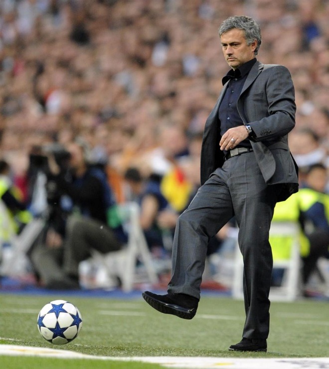 Mourinho no perdi la oportunidad de demostrar sus dotes con algn que otro baln perdido...
