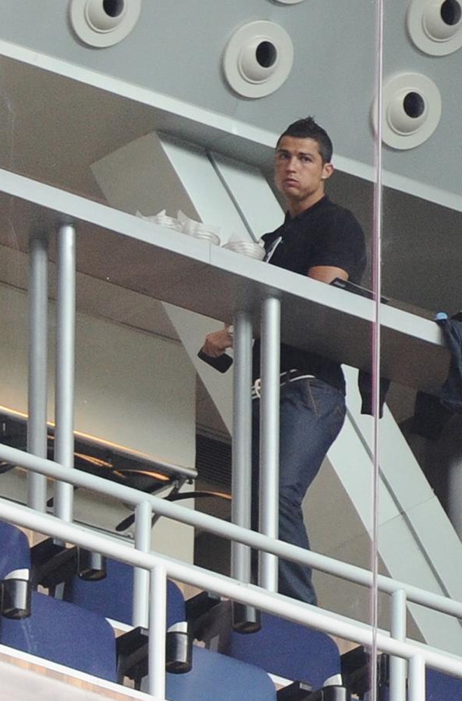Ronaldo, resoplando antes de terminar la primera parte del Real Madrd 0-1 Zaragoza