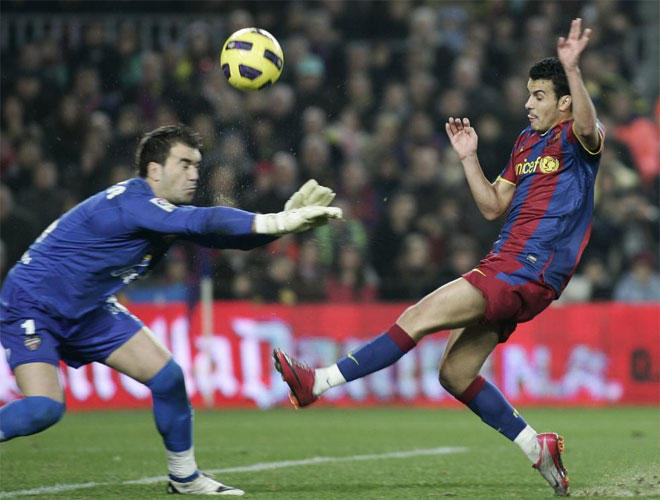 El canario, con dos goles, robó protagonismo a Xavi contra el Levante. El de Terrassa igualaba a Migueli como el jugador con más partidos como culé.