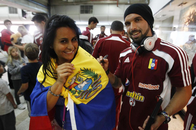 El delantero venezolano se encontraba en el aeropuerto de Simon Bolivar en Caracas, donde salian hacia Argentina.