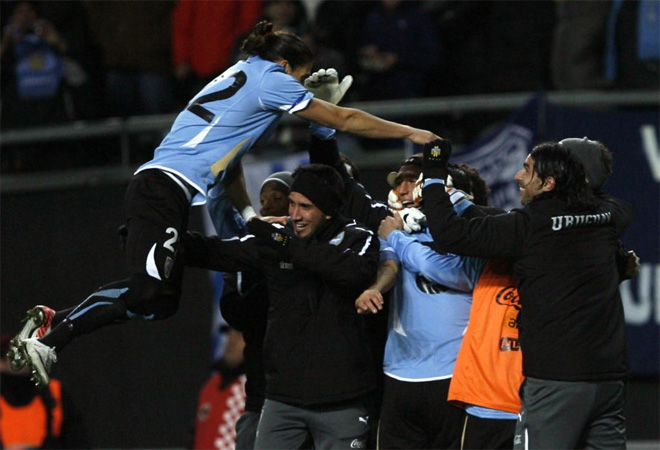 La seleccin uruguaya se col en la final de la Copa Amrica despus de ganar a Per por 0-2