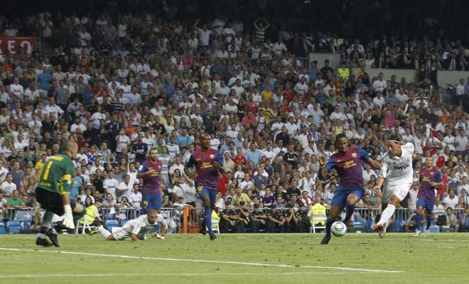 Gran jugada de contragolpe del Madrid, con buena accin de Benzema y gol de zil. El Madrid era mejor...