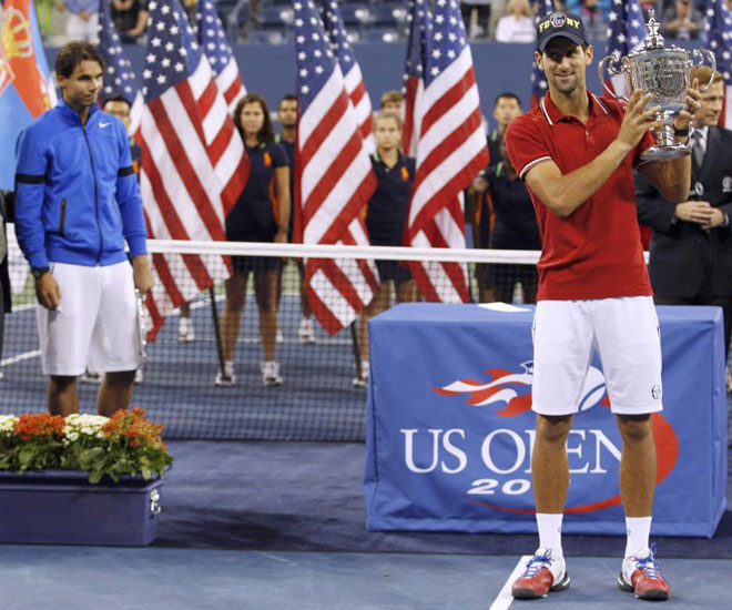 El tesoro del US Open se lo llev Djokovic, que recibi el galardn con una gorra muy especial. Sabe ganarse al pblico.