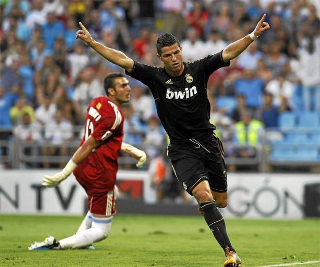 Cristiano ha comenzado esta Liga como acab la pasada. En Zaragoza, el da que comenzaba el campeonato para el Madrid, dio tres veces en el clavo.