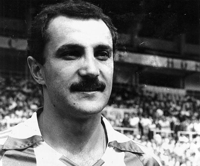 El mítico ex jugador del Sporting también es recordado por su bigote. Jugó en El Molinón de 1977 a 1992.