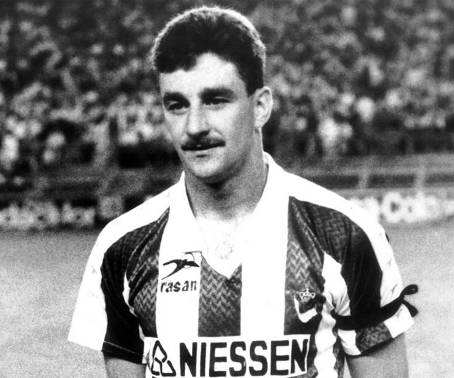El delantero inglés marcó goles con su bigote en la Real Sociedad de 1989 a 1991.