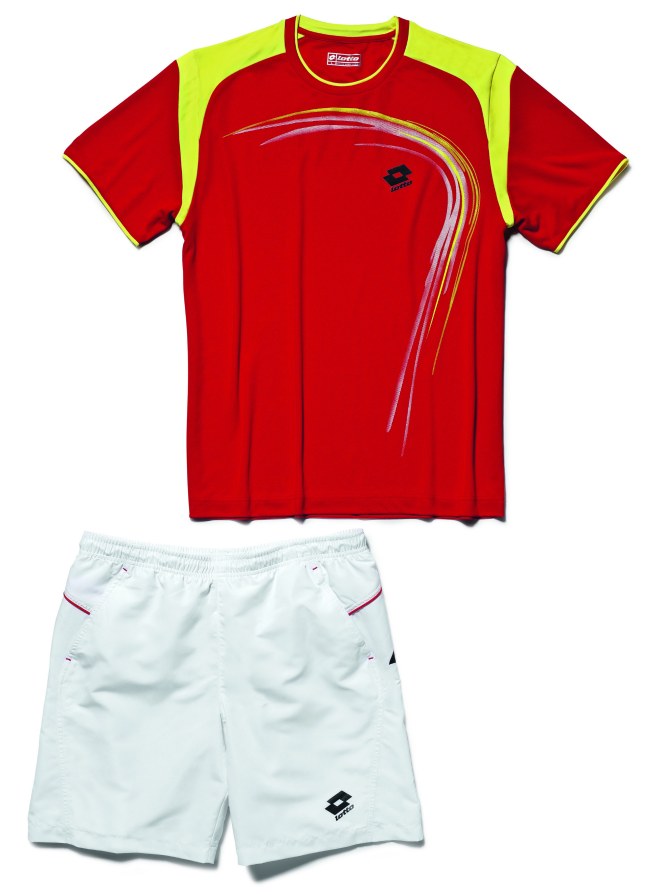 La camiseta de David Ferrer para la final, elaborada para la ocasin por la firma que le viste (Lotto), tiene en cuenta los colores de la bandera espaola.